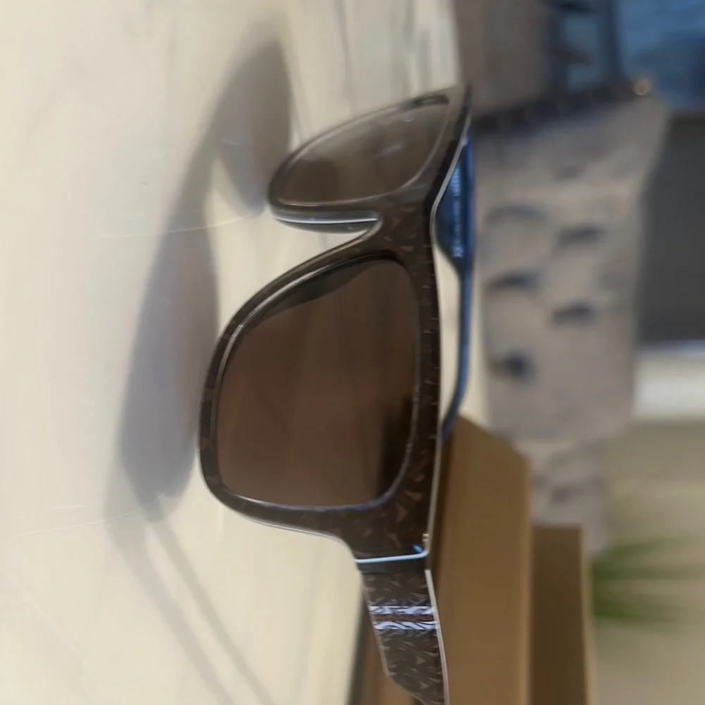AUTHENTIC BURBERRY Sunglasses